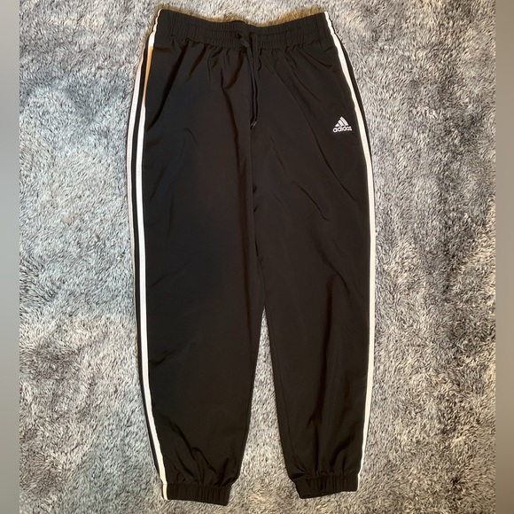 Women’s Adidas 3 Stripe Woven 7/8 Track Pants - Picture 1 of 2